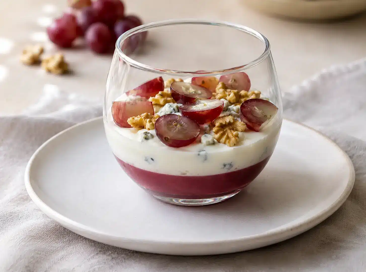 bavarois de roquefort aux raisins et noix torréfiées préparé au Thermomix
